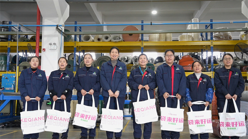 “風(fēng)火輪加速美麗，乾坤圈圈住幸?！迸窆?jié)特別活動6